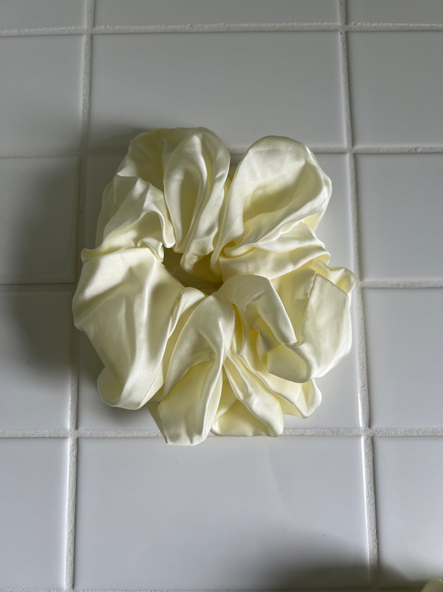 Chouchou de satin pour cheveux XXL - Crème