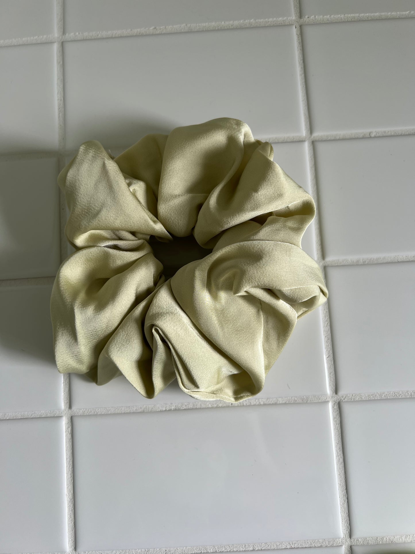 Chouchou de soie pour cheveux XXL - vieux vert